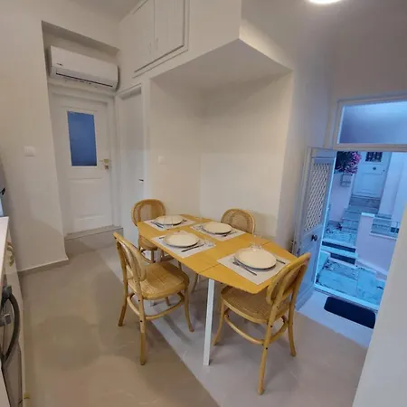 Vaporia Terrace Seaview 公寓